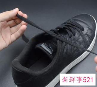 系鞋带的方法简单