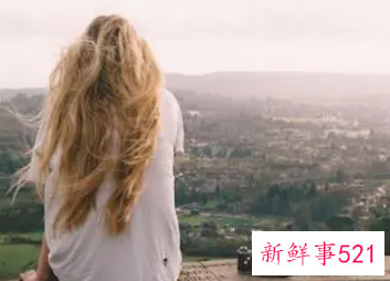 梦到认识的女生