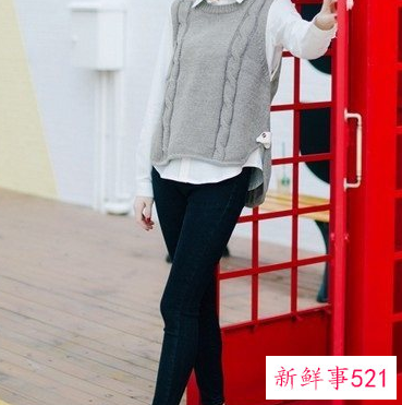 毛衣背心怎么搭配好看呢