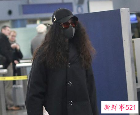 黑色大衣配什么帽子呢