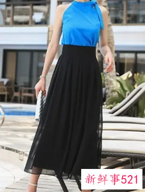 一身黑裙子配白鞋好看吗