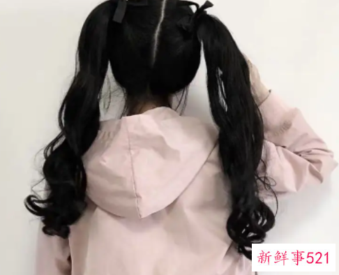 戴帽子怎么编头发好看