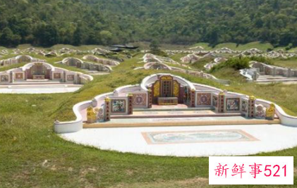 梦见古墓挖掘是什么意思