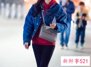 女生连帽卫衣外面穿什么外套好看