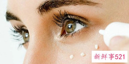 消除眼部皱纹的小妙招