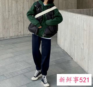 女生连帽卫衣外面穿什么外套好看