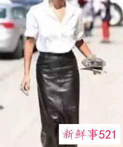 秋冬长款皮裙怎么搭配