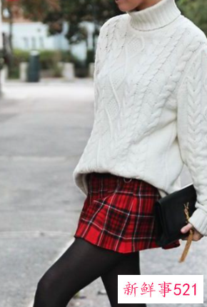 白色毛衣配什么色