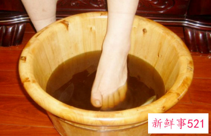 秋天艾叶泡脚有什么作用