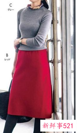 红色大衣搭什么颜色衣服