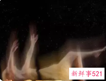 梦见跟死人握手是什么意思