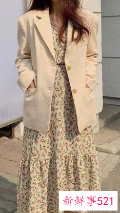 露肩连衣裙搭配什么外套