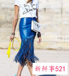 秋冬长款皮裙怎么搭配