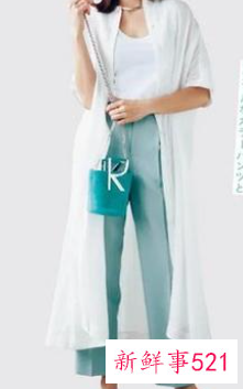 50多岁的女人怎样穿衣服更好看