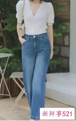 高腰直筒牛仔裤怎么配上衣