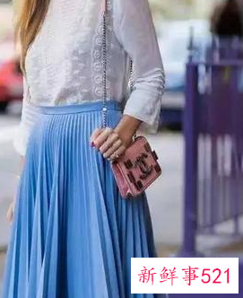 微胖女人适合穿裤子还是裙子