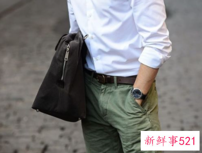 白色衬衫配什么裤子好看男
