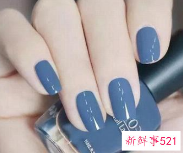 手黑美甲什么颜色好看