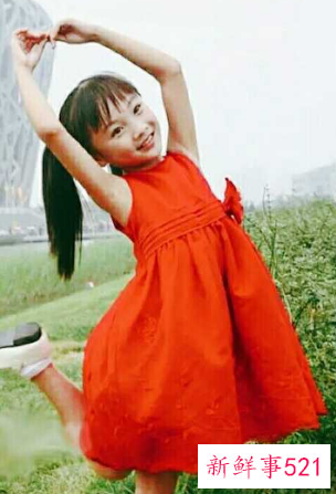 童星林妙可晒毕业照，大学毕业将进军娱乐圈