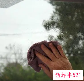 冬天怎样开暖风车窗不起雾