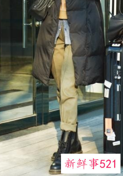 女生马丁靴搭配什么裤子好看图片