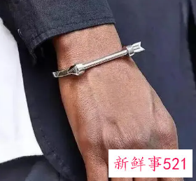 一个男人能随便送人手镯吗