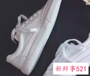 紫色连衣裙搭配什么颜色的鞋子好看