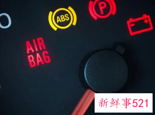 abs灯亮了会自己熄灭吗