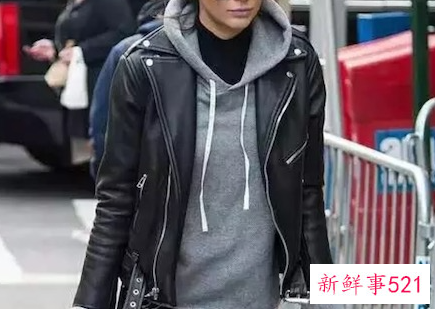 连帽外套里面穿连帽卫衣好看吗