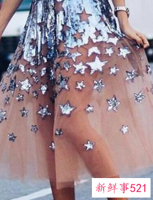 闪闪连衣裙搭配