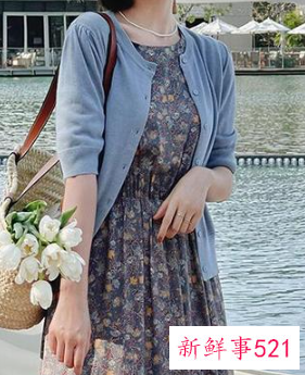 露肩连衣裙搭配什么外套