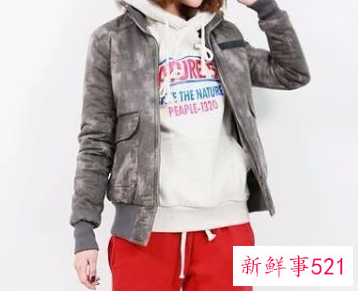 女生连帽卫衣外面穿什么外套好看