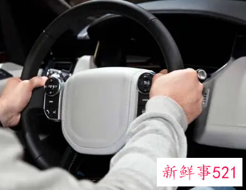 高速120方向盘轻微震动感正常吗