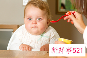 孩子边吃饭边玩怎么办