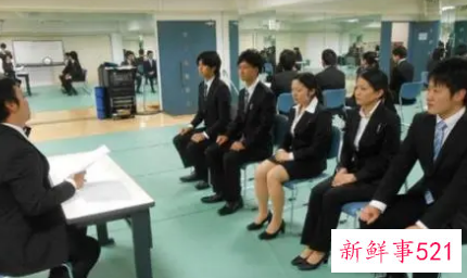 应届生面试自我介绍简单大方