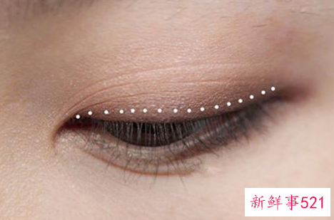初学者淡妆眼影画法