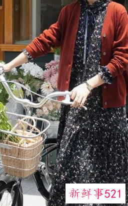 露肩连衣裙搭配什么外套