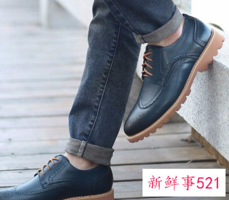 西装牛仔裤搭配什么鞋男