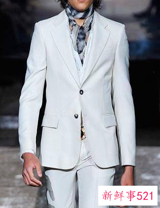 长条丝巾怎么系好看男