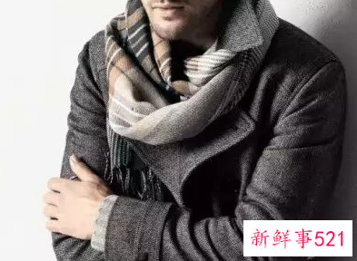 男士围巾的方法