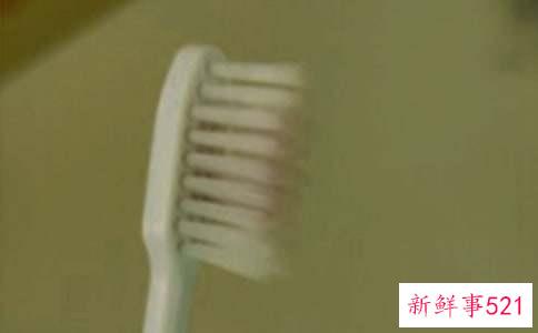 声波电动牙刷怎么使用