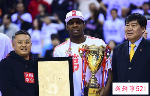 下赛季易建联重回榜首，84年外援老将被迫告别