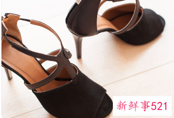 夏天穿什么材质的凉鞋凉快