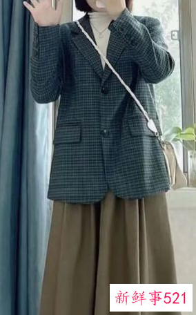 墨绿色半身裙搭配