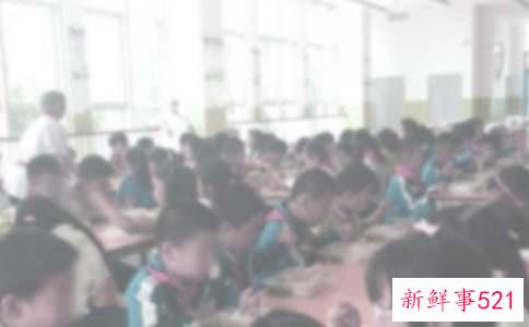 梦见一个人吃饭什么意思