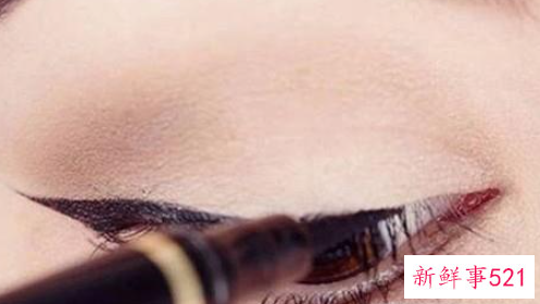 眼妆怎么画才显眼睛大