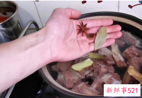 排骨田螺煲汤的做法