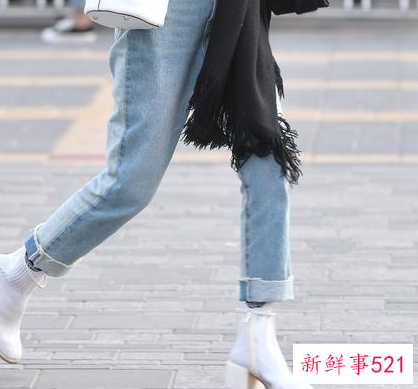 米白色短靴搭配图片