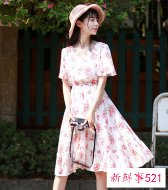 海边游玩的高峰季节你还差一条仙女裙