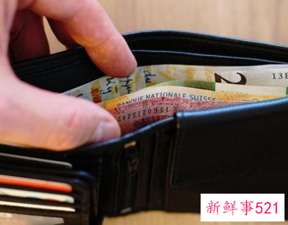 梦见偷拿别人的钱有什么征兆